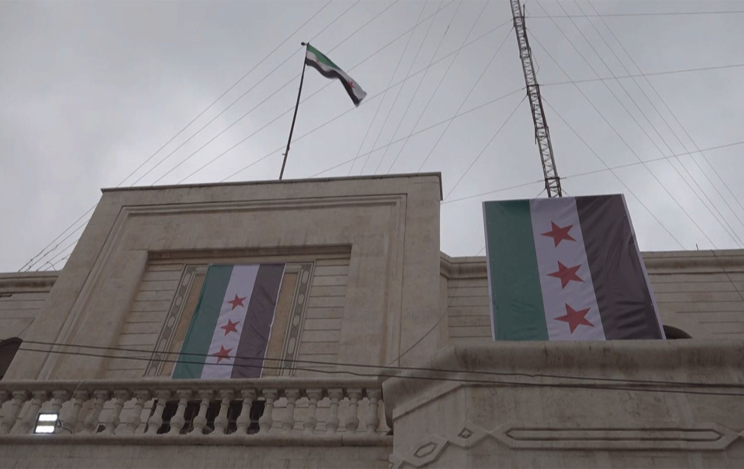 حکومەتی سووریا کارەکانی لە فڕۆکەخانەی قامشلۆ و دەروازەی سێمالکا دەستپێدەکات