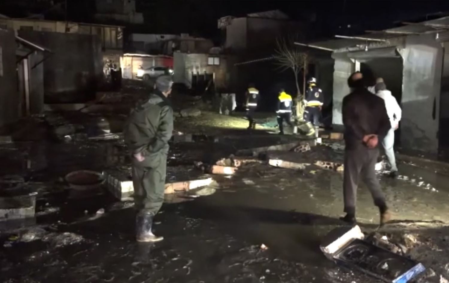 وفاة طفلين وفقدان مدنيين جراء السيول في ريف اللاذقية 