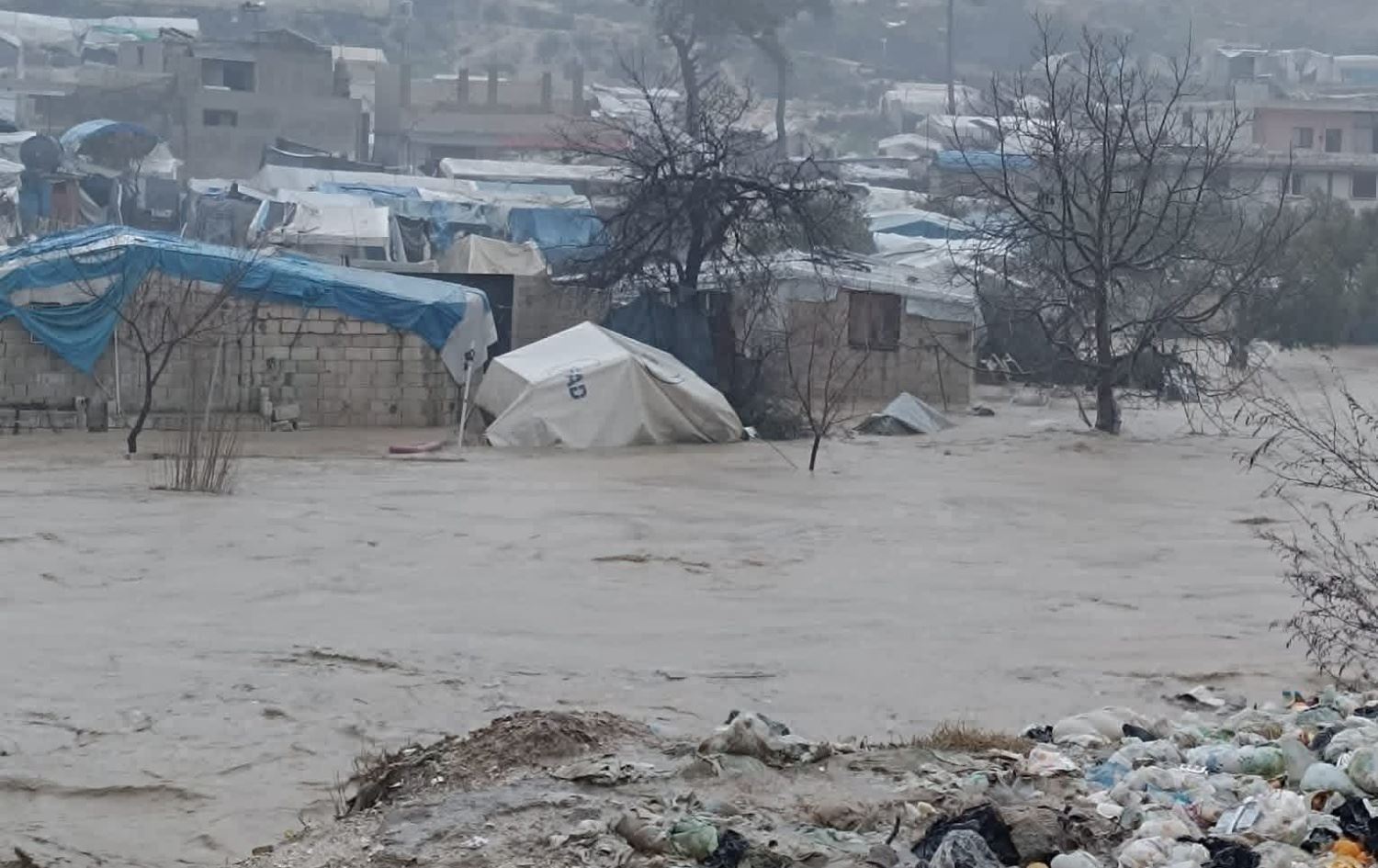 جانب من الفيضانات 