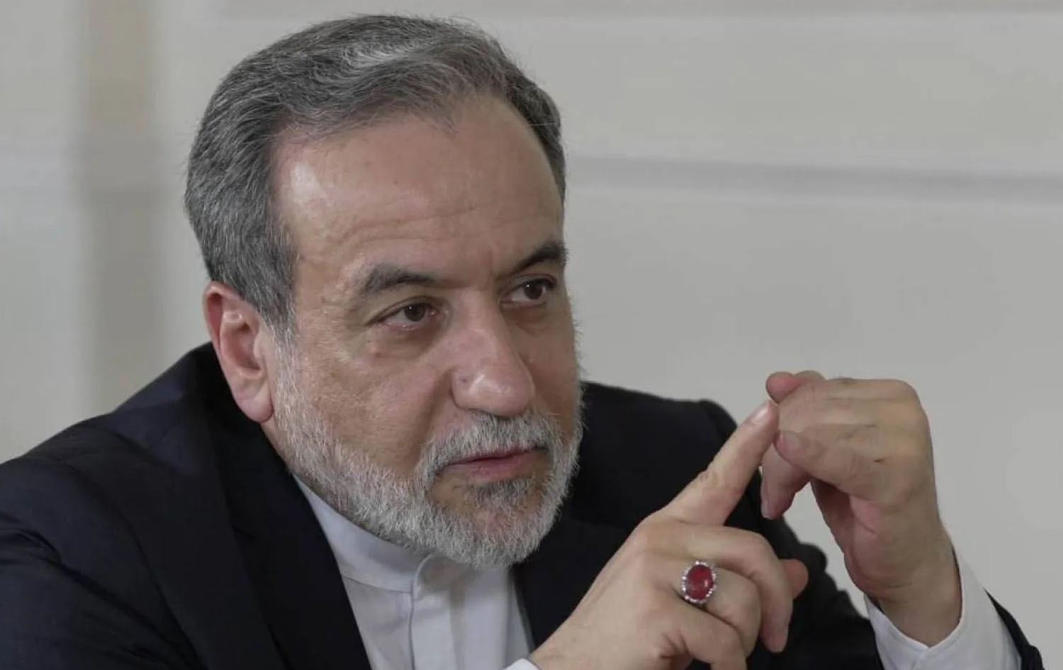 عراقجي: الحشد العسكري الأميركي لا يُخيفنا.. ولن نتخلى عن تخصيب اليورانيوم