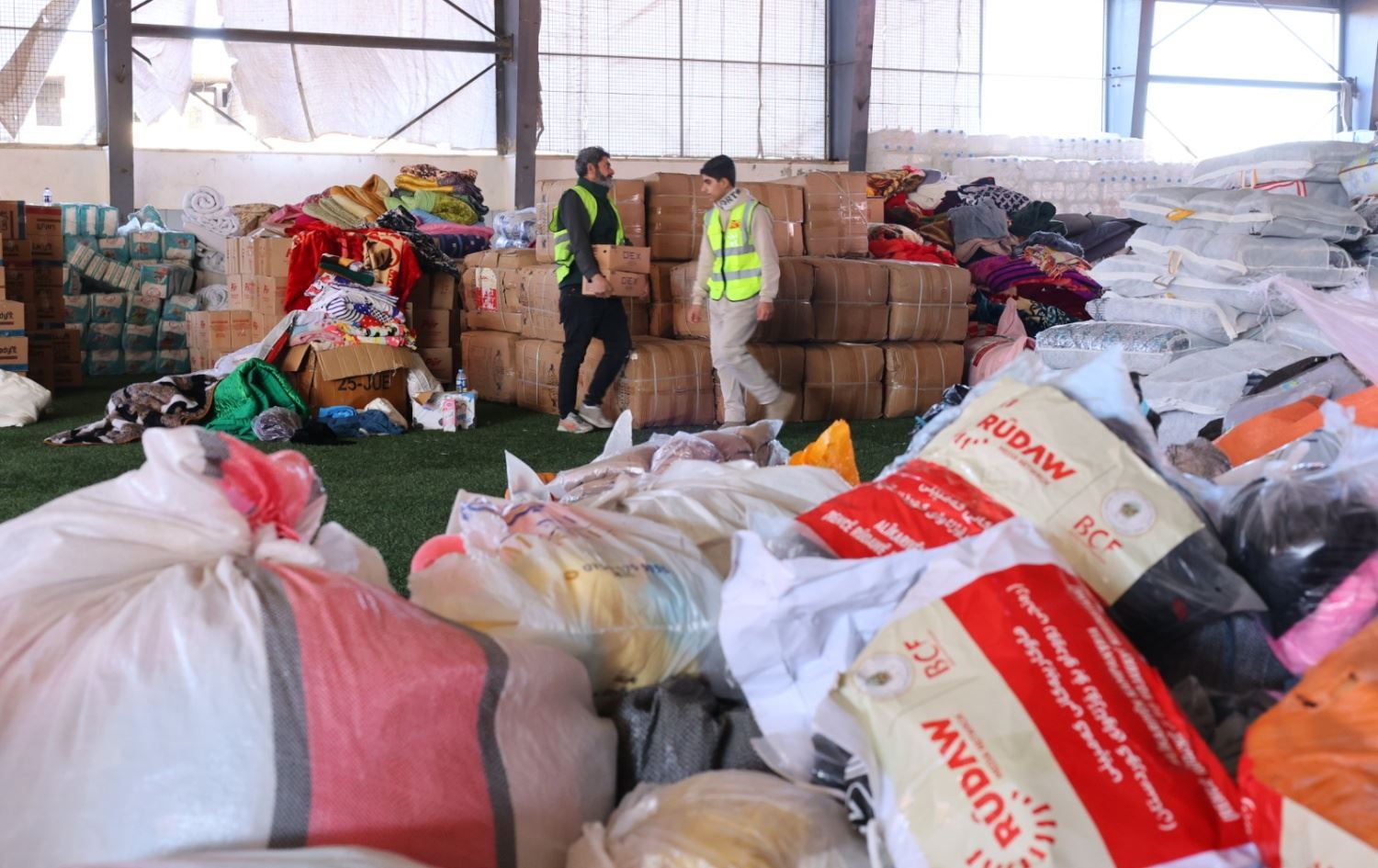 توزيع مساعدات حملة " رنج رووداو"