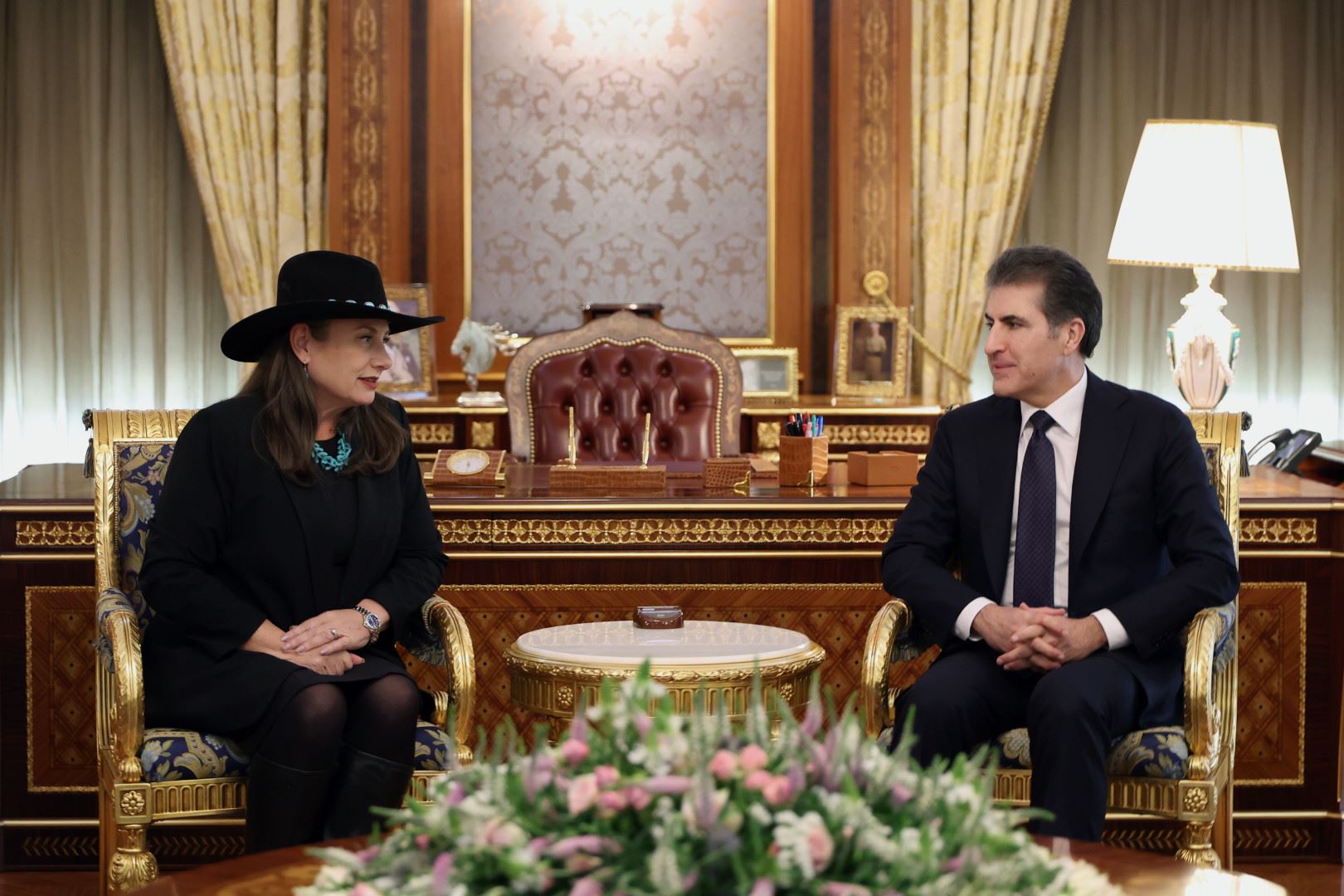 رئيس إقليم كوردستان نيجيرفان بارزاني خلال استقباله القنصل العام الأميركية في إقليم كوردستان، غويندلين غرين