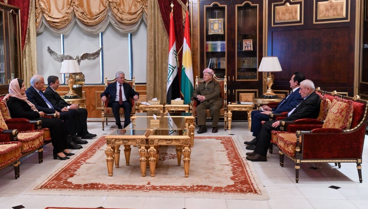 Başkan Mesud Barzani, bugün Erbil’in Pirmam ilçesinde Suriye Kürt Ulusal Konseyi (ENKS) Başkanlık Kurulu üyelerini kabul etti.