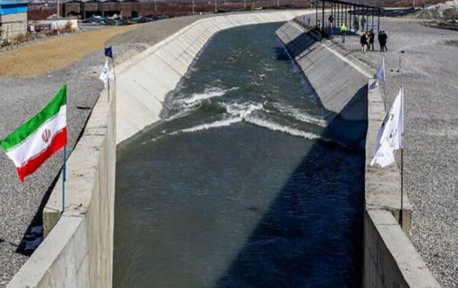 رێڕۆیێکی بەنداوەکە