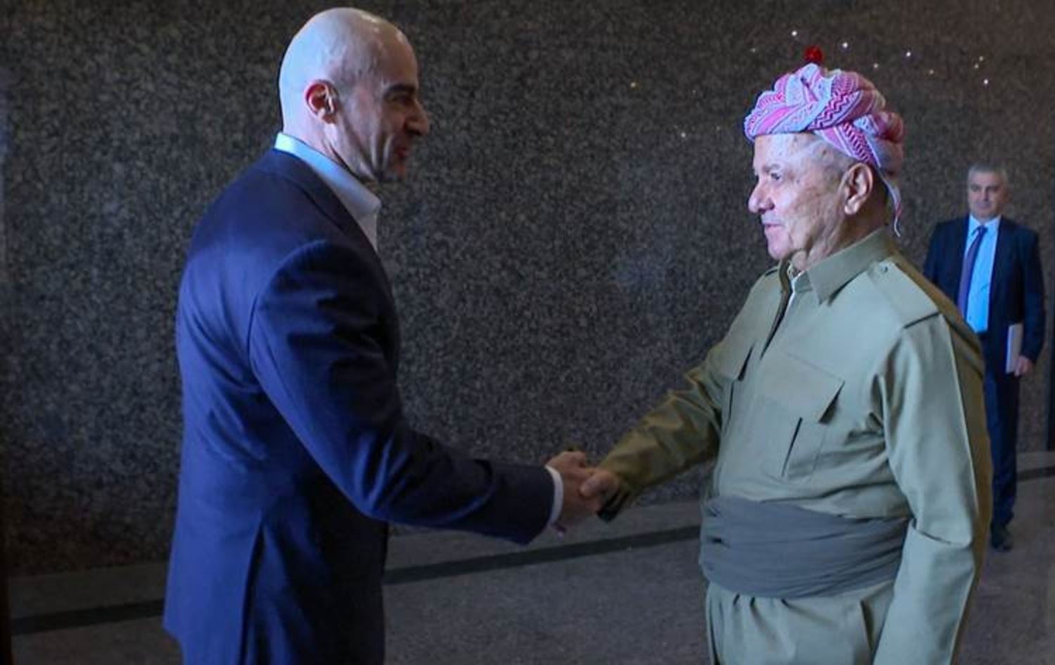 الرئيس مسعود بارزاني مستقبلاً بافل طالباني- صورة أرشيفية 