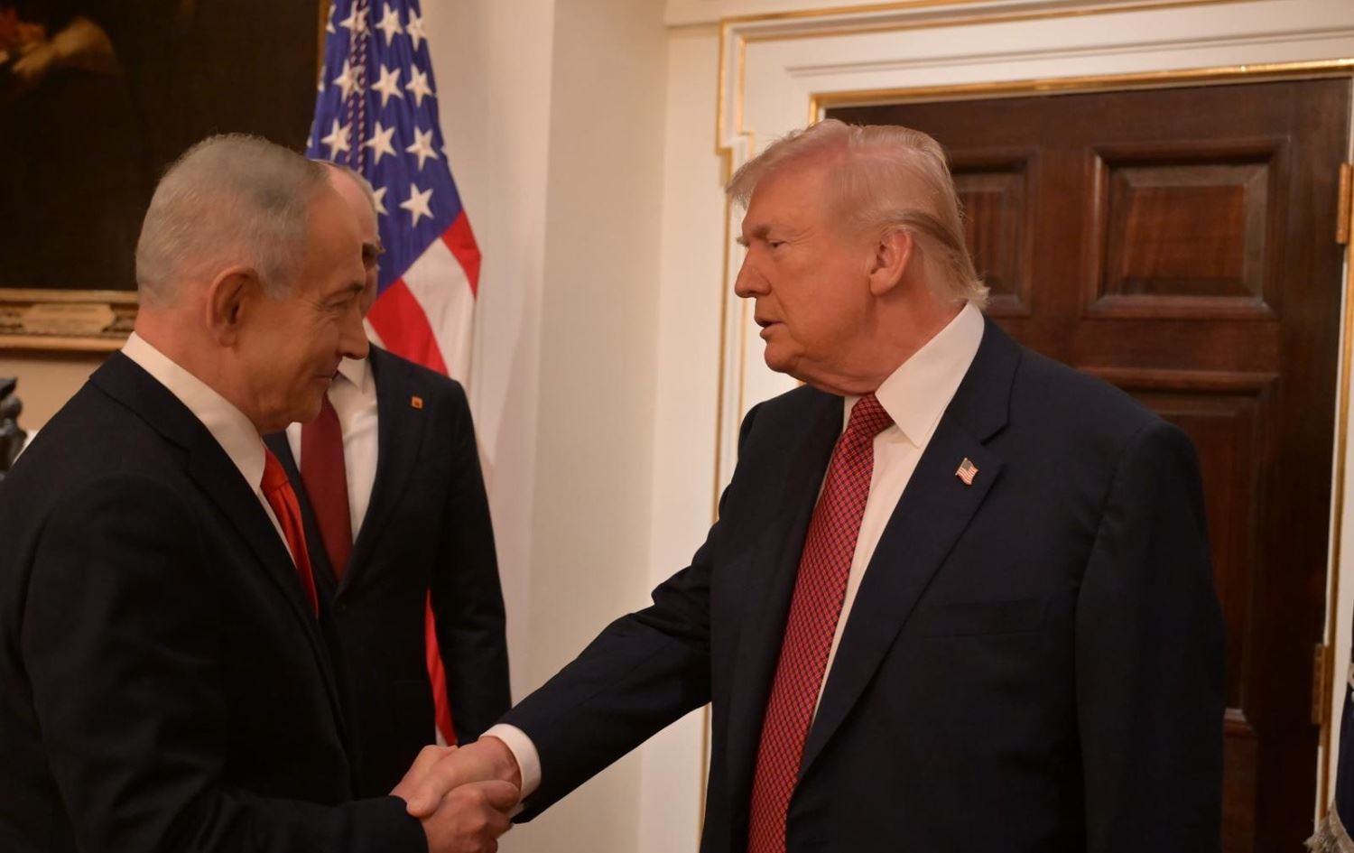 ترەمپ: جاری پێشوو ئێران رێککەوتنی نەکرد و بە چەکوشی نیوەشەو لێمان دا