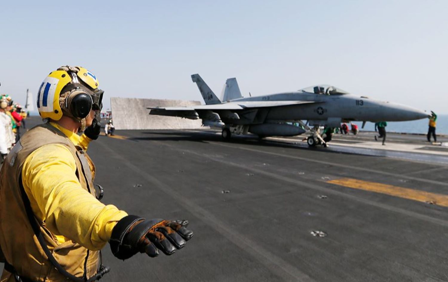 البنتاغون يطلب من حاملة طائرات ثانية الاستعداد للتوجه إلى الشرق الأوسط