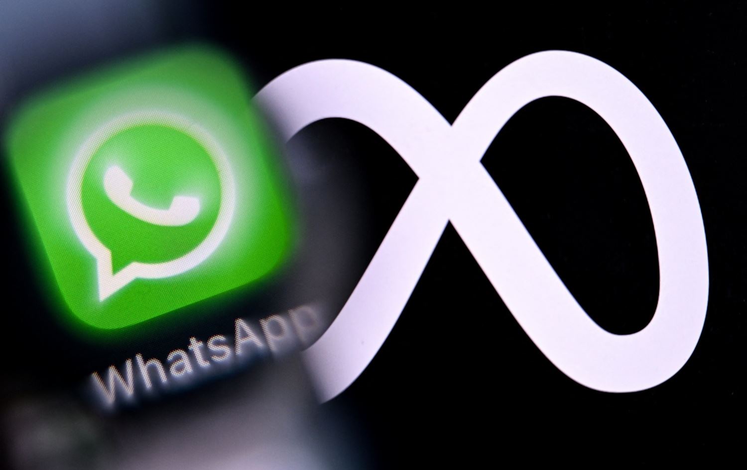 شعارا واتساب وميتا-AFP