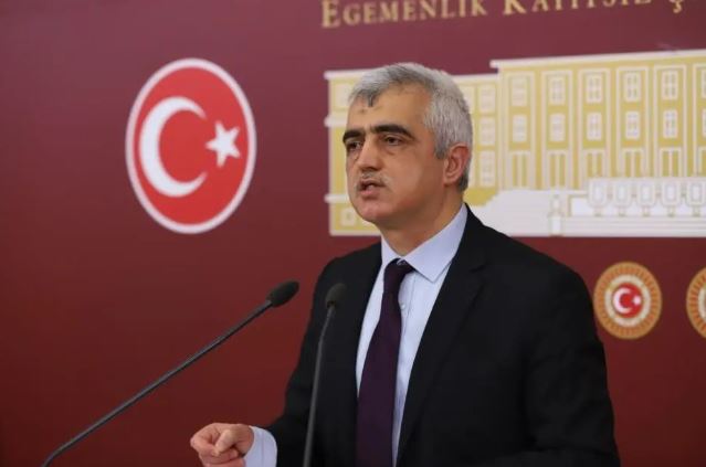 پەرلەمانتارێکی دەم پارتی: با تورکیش فێری کوردی بن