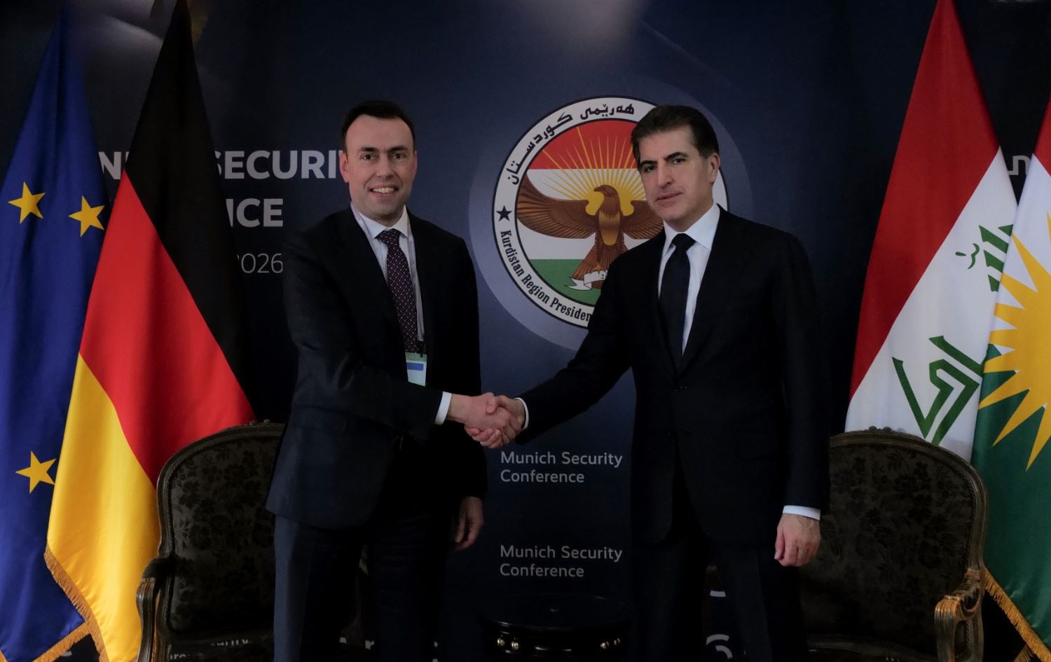 رئيس إقليم كوردستان نيجيرفان بارزاني ووزير الدولة لشؤون الدفاع في وزارة الدفاع الاتحادية الألمانية نيلس شميد