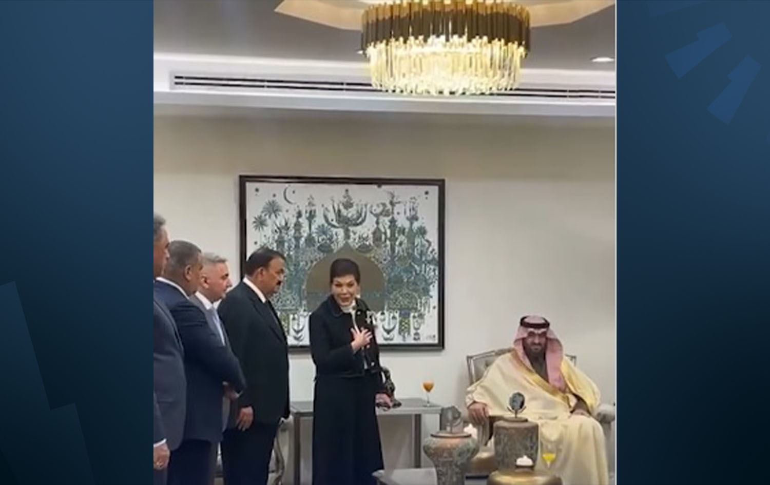 صفية السهيل تستضيف عراقيين وسعوديين في مقر السفارة في الرياض