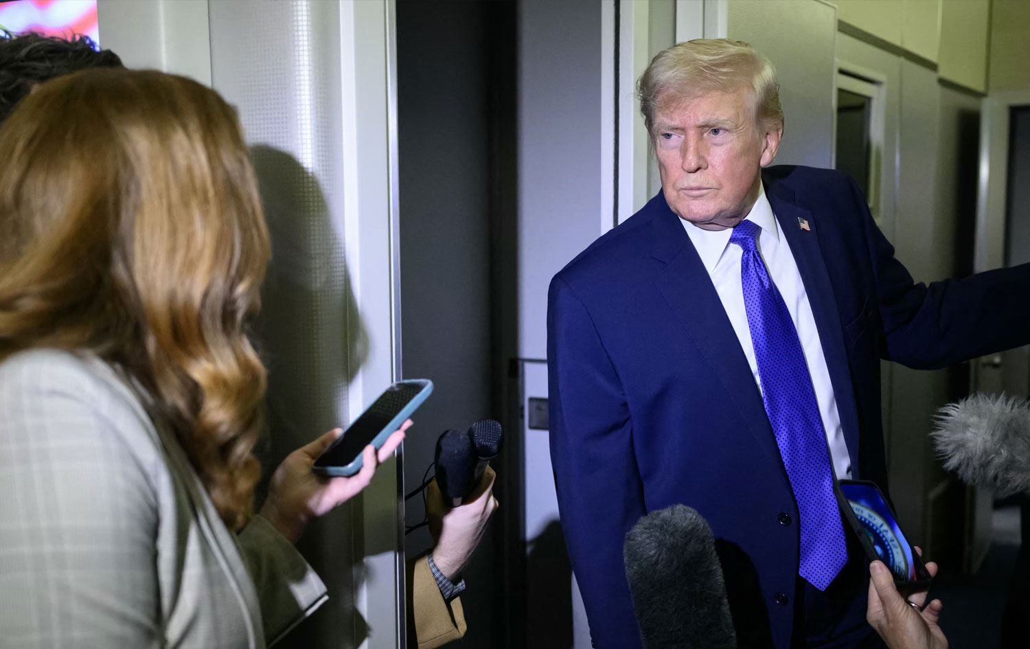 Trump bersivê dide pirsên rojnamegeran / Wêne: AFP