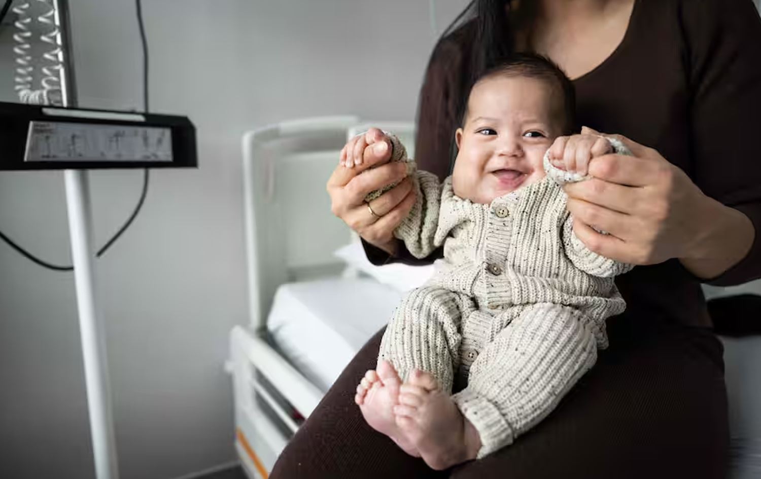 عیسا، ئەو منداڵەیە کە لەنێو سکی دایکیدا گرێکەی چارەسەر کرا.