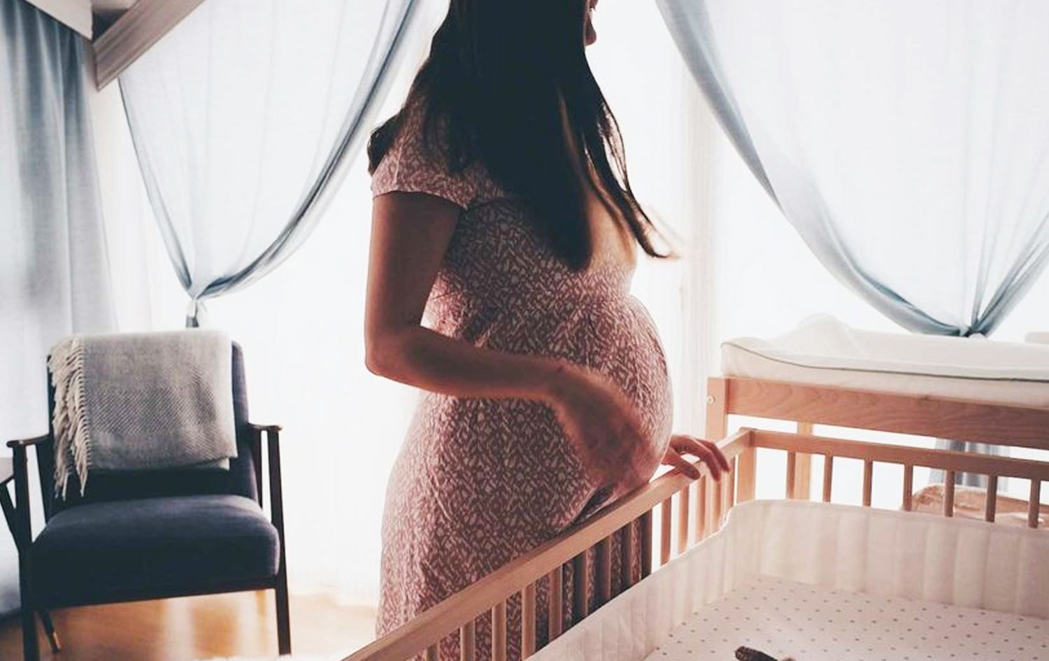 خانمێکی دووگیان.