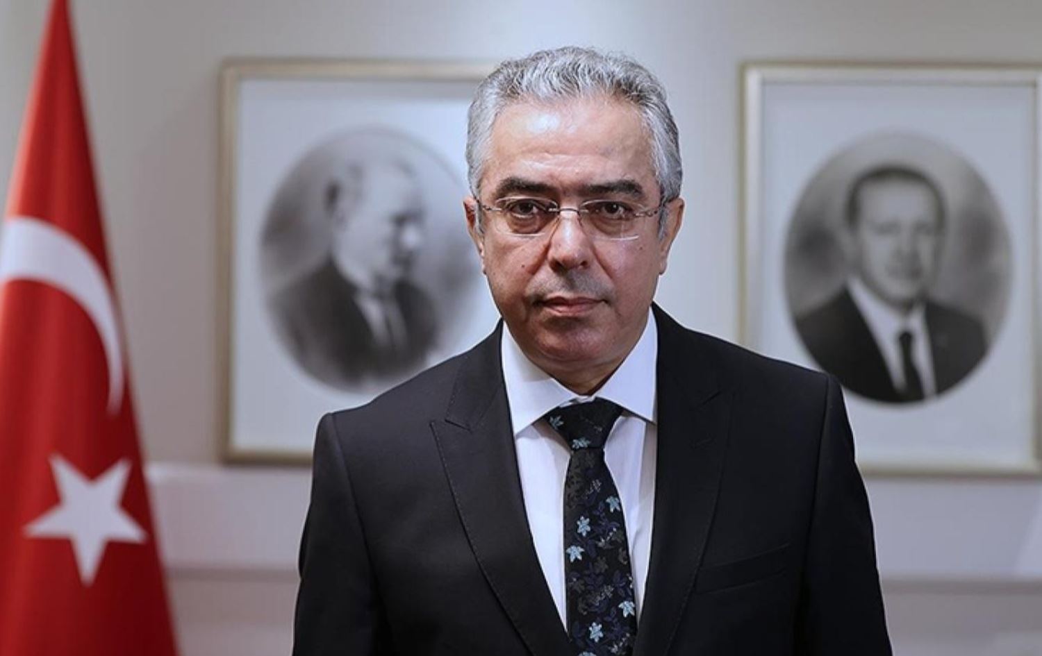 محەممەد ئوچووم، گەورە راوێژکاری سەرۆککۆماری تورکیا و جێگری سەرۆکی دەستەی سیاسەتە یاساییەکان