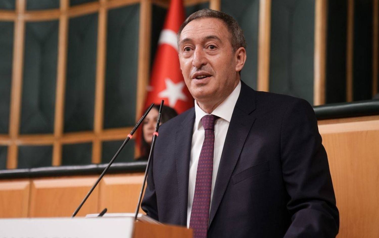 هاوسەرۆکی دەم پارتی لە وەڵامی هاکان فیدان: عێراق هاوشێوەی لیبیا و سووریا نییە