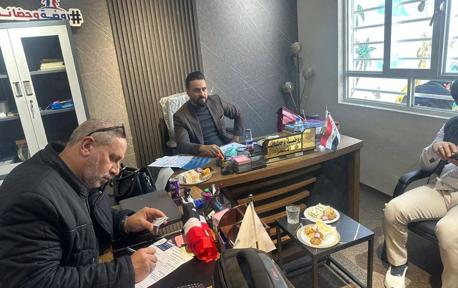 موظف من وزارة التربية في حملة تفتيشية