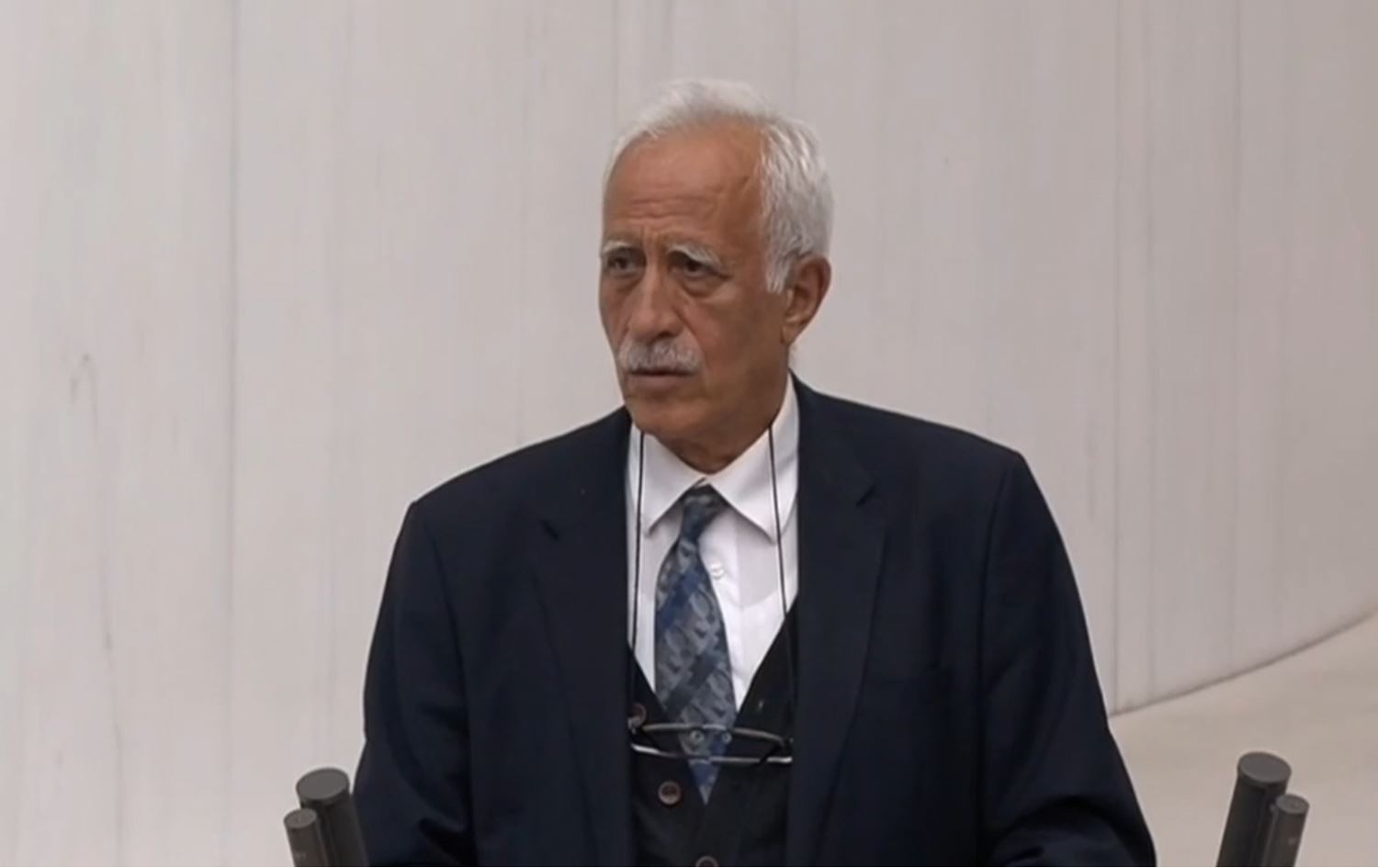 پەرلەمانتارێکی دەم پارتی: دەبووایە راپۆرتی کۆمیسیۆنی پرۆسەی چارەسەری رەتبکەینەوە