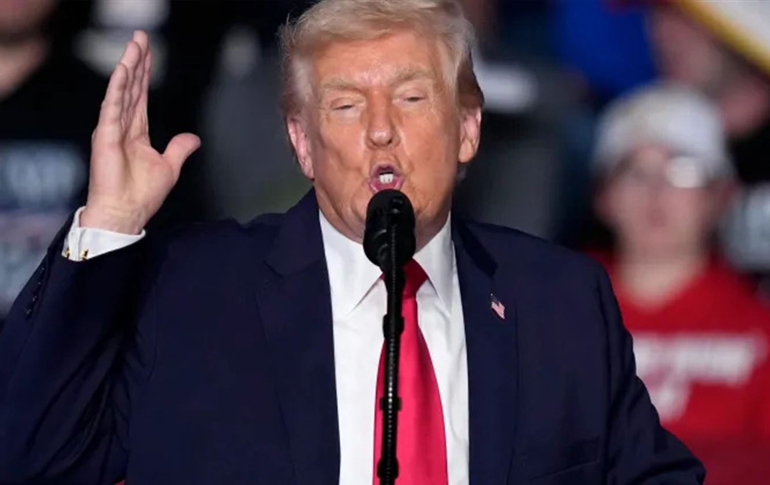 ترمب يمدد إمهال إيران إلى 15 يوماً قبل توجيه ضربة عسكرية