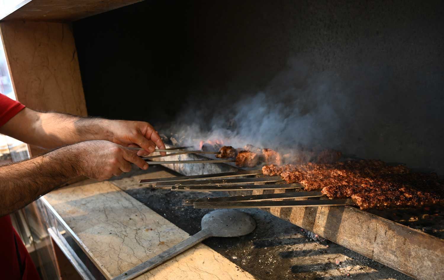 وەزارەتی ناوخۆی عێراق: هەر چێشتخانەیەک رێنماییەکانی رەمەزان پێشێل بکات، دادەخرێت