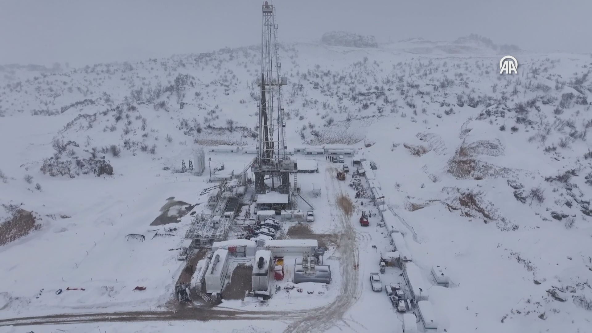 بارینی بەفر لە شرنەخی باکووری کوردستان نەبووەتە هۆی وەستاندنی بەرهەمهێنانی نەوت