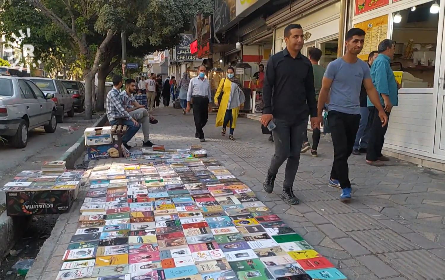   هاونیشتمانییان پەرە بە زمانی دایک دەدەن