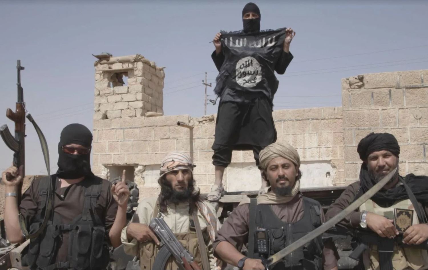 ژمارەیەک چەکداری داعش