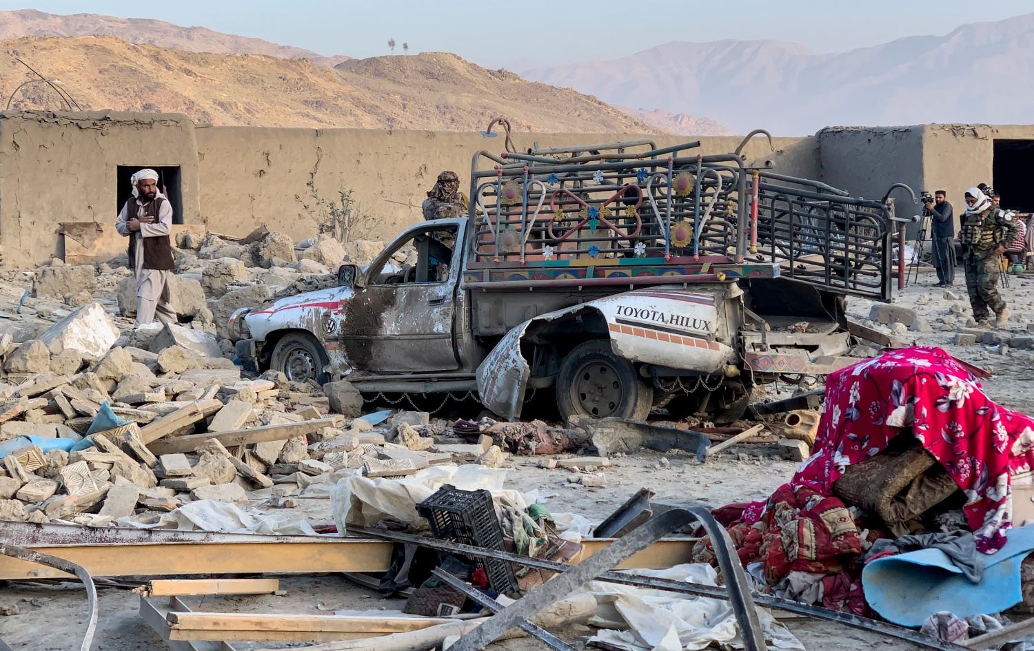 پاکستان هێرشی ئاسمانیی فراوانی کردە سەر ئەفغانستان و دەیان کەس کوژران