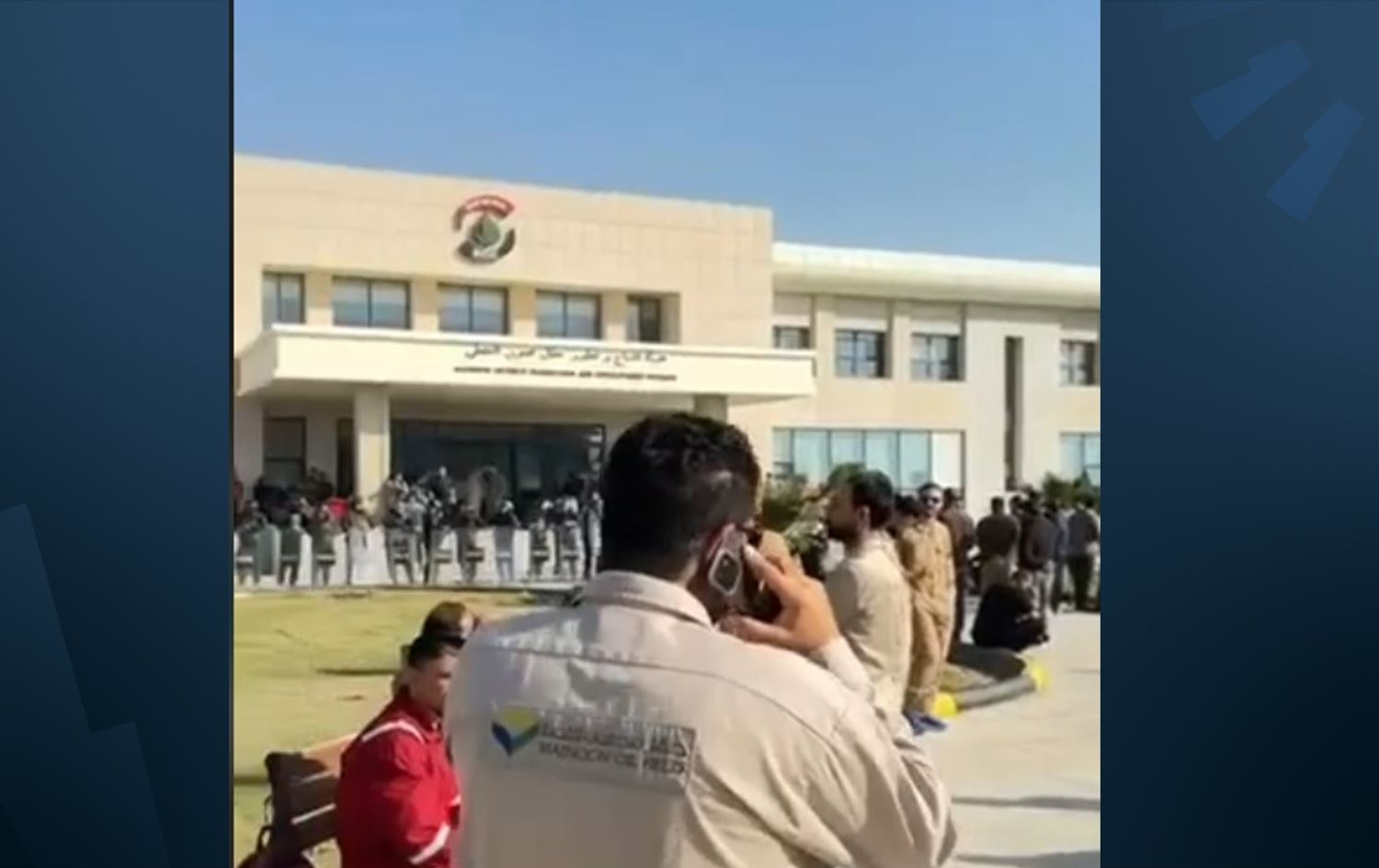 اعتصام عمال حقل مجنون النفطي