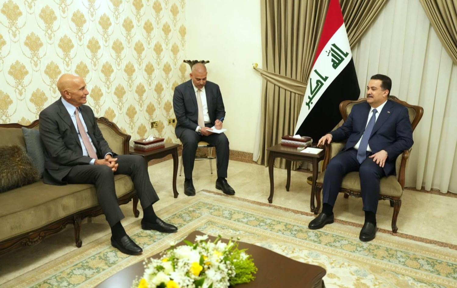 السوداني وتوم باراك يبحثان منع التصعيد الإقليمي وتعزيز الحلول الدبلوماسية