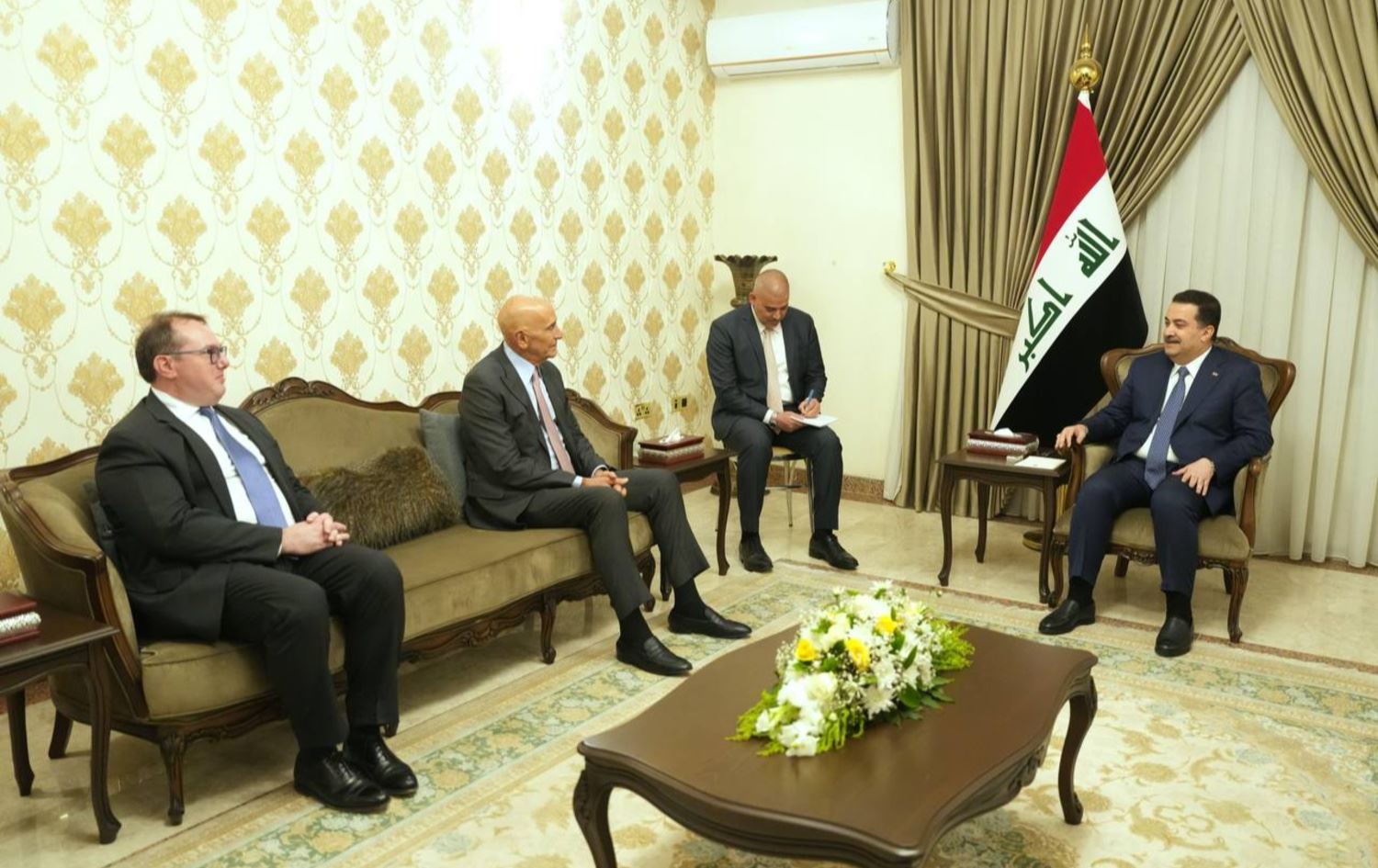 لقاء السوداني وتوم باراك 