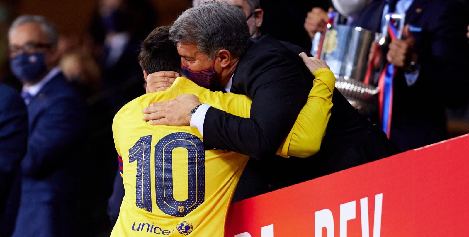 مێسی و لاپۆرتا