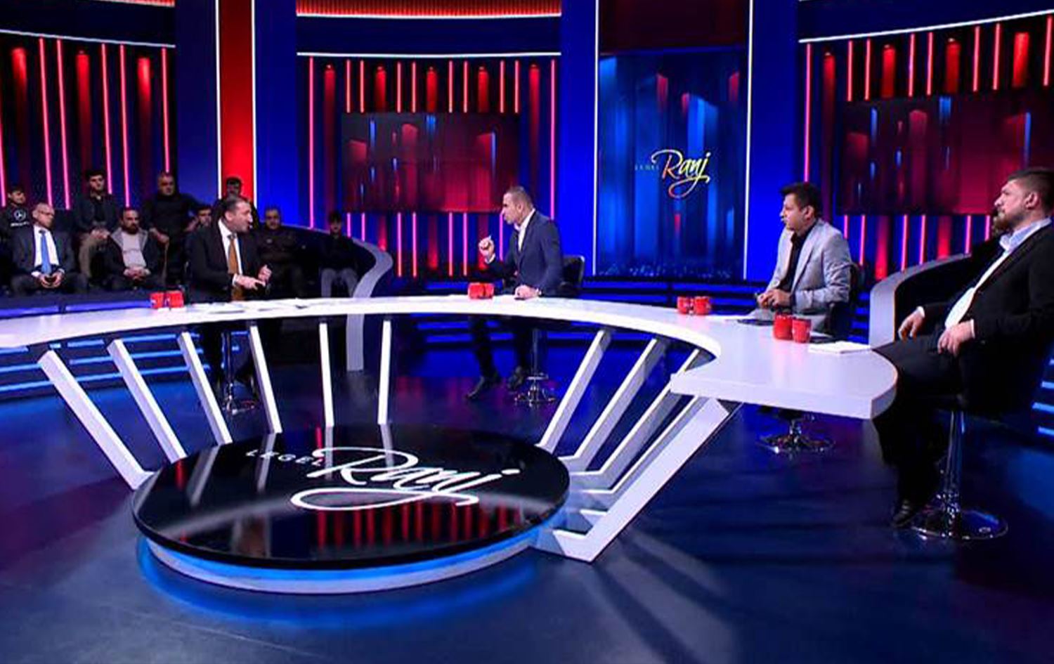 رنج سنكاوي مع ضيوف برنامجه عن الدواء المحظور