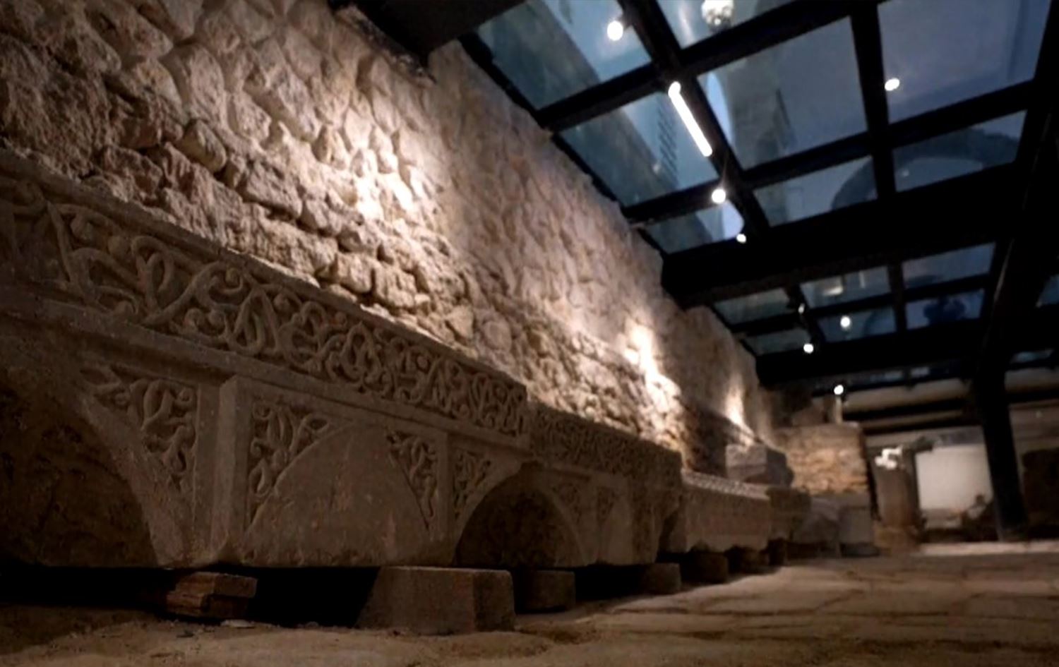 اكتشاف مصلى يعود للقرن الثاني عشر في جامع النوري الكبير بالموصل