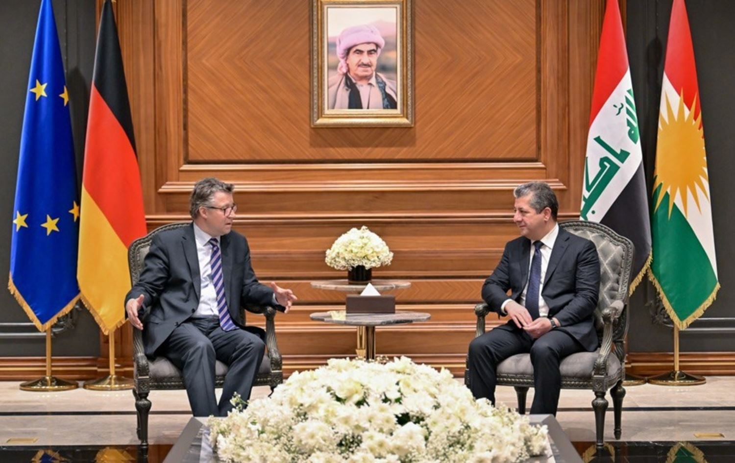 رئيس حكومة إقليم كوردستان مسرور بارزاني ووكيل وزارة الخارجية الألمانية جيزا أندرياس فون غاير