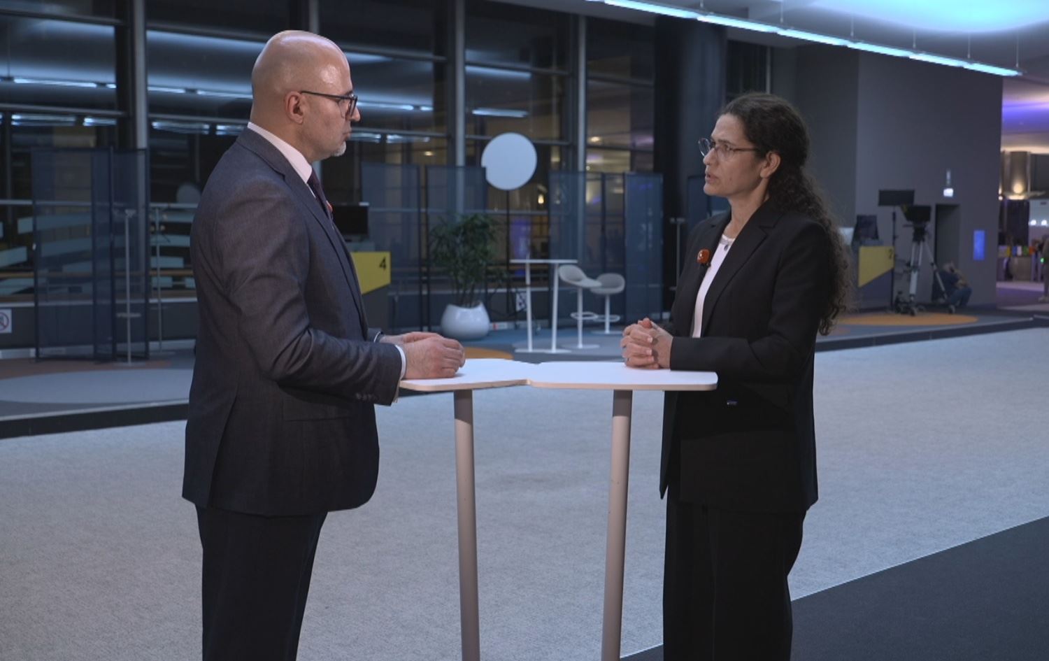 هەڤپەیڤینی زنار شینۆ، پەیامنێری رووداو لەگەڵ ئیلهام ئەحمەد