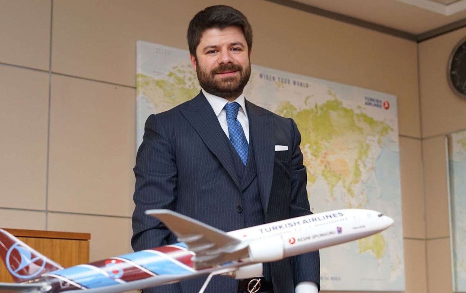 یەحیا ئوستون، بەرپرسی پەیوەندییەکانی کۆمپانیای تورکیش ئێیەرلاینز