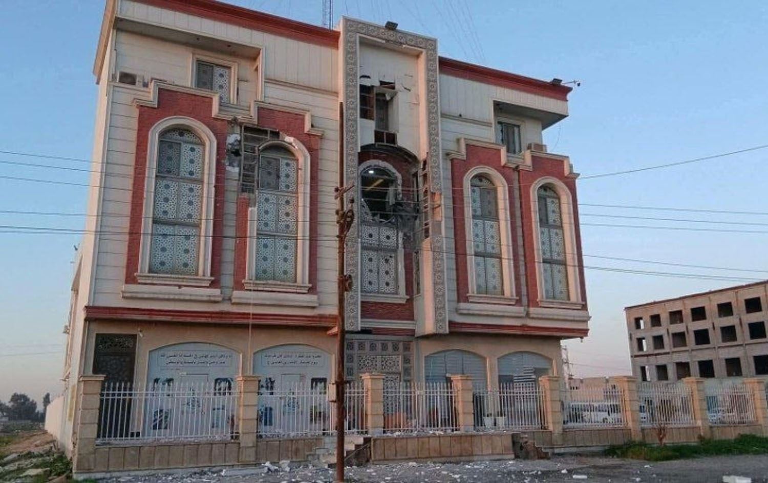 بینای بارەگای نوێنەری خامنەیی لە دەشتی نەینەوا دوای هێرشەکە