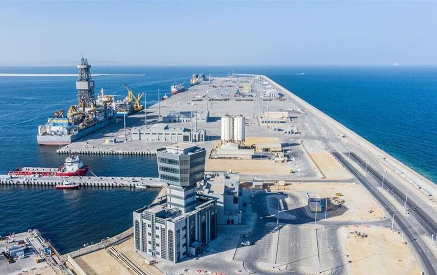 ميناء الدقم في عُمان