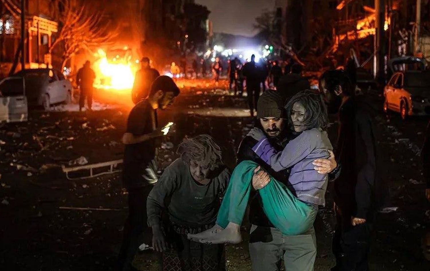 دیمەنێکی شەوی رابردووی تاران