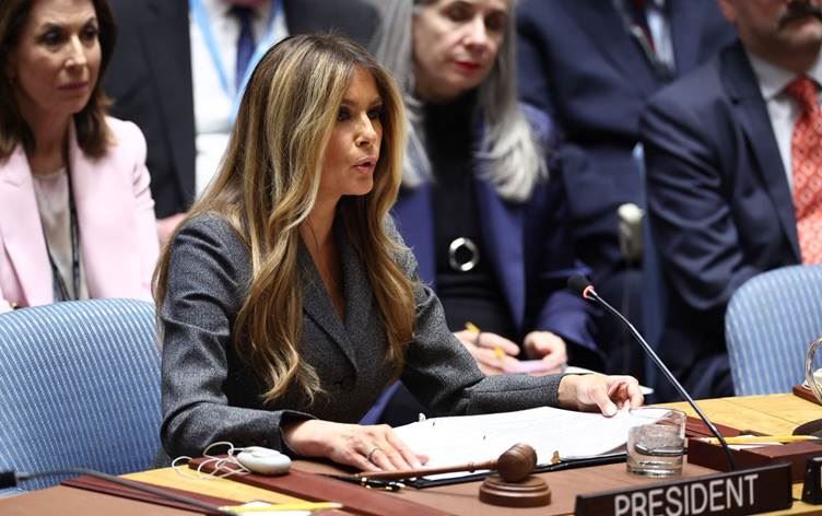 ميلانيا ترمب تدخل التاريخ في نيويورك