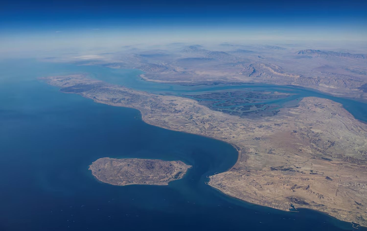 صورة جوية لمضيق هرمز