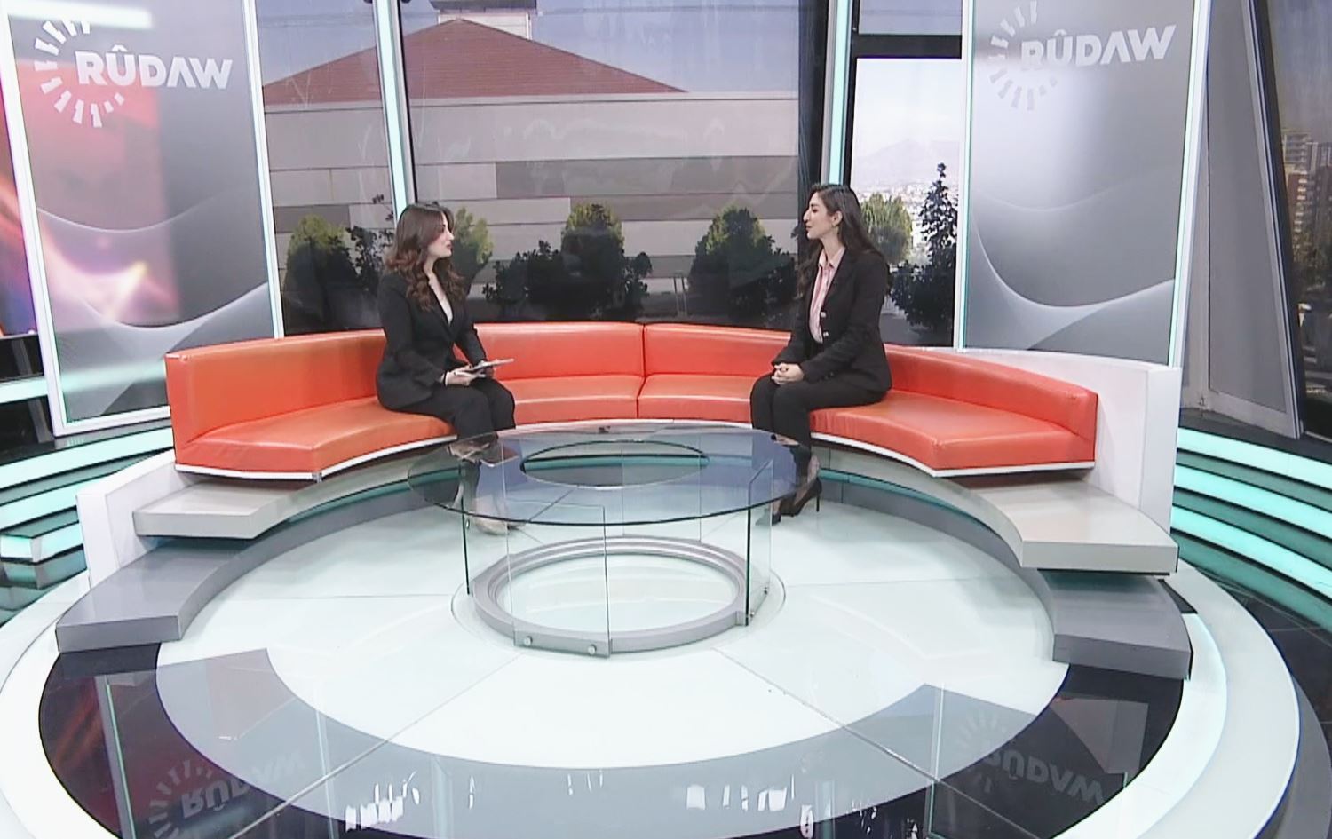 د. پگا عەلیمەردان - دکتۆر لونا خالید