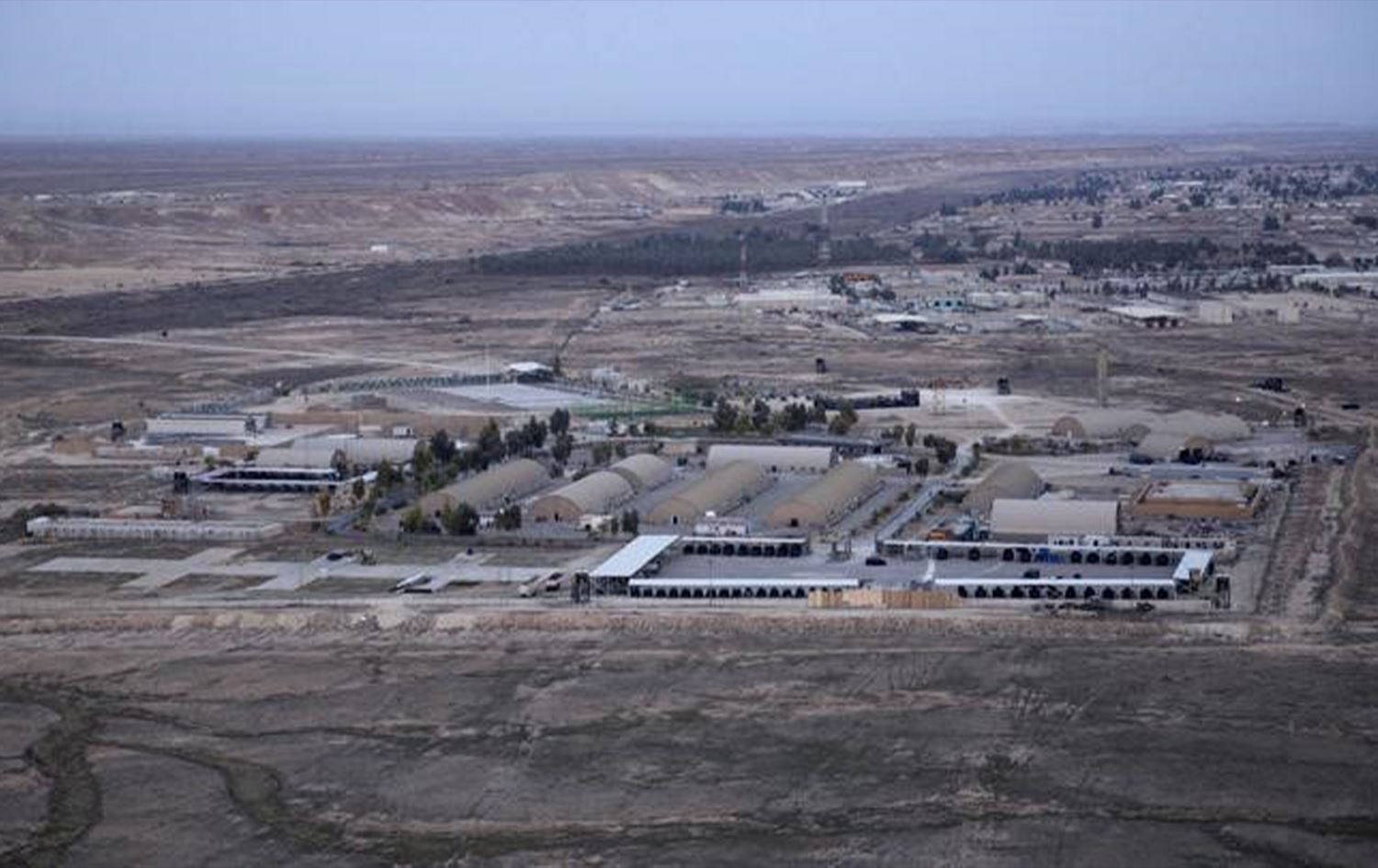 قاعدة فكتوريا الأميركية قرب مطار بغداد الدولي