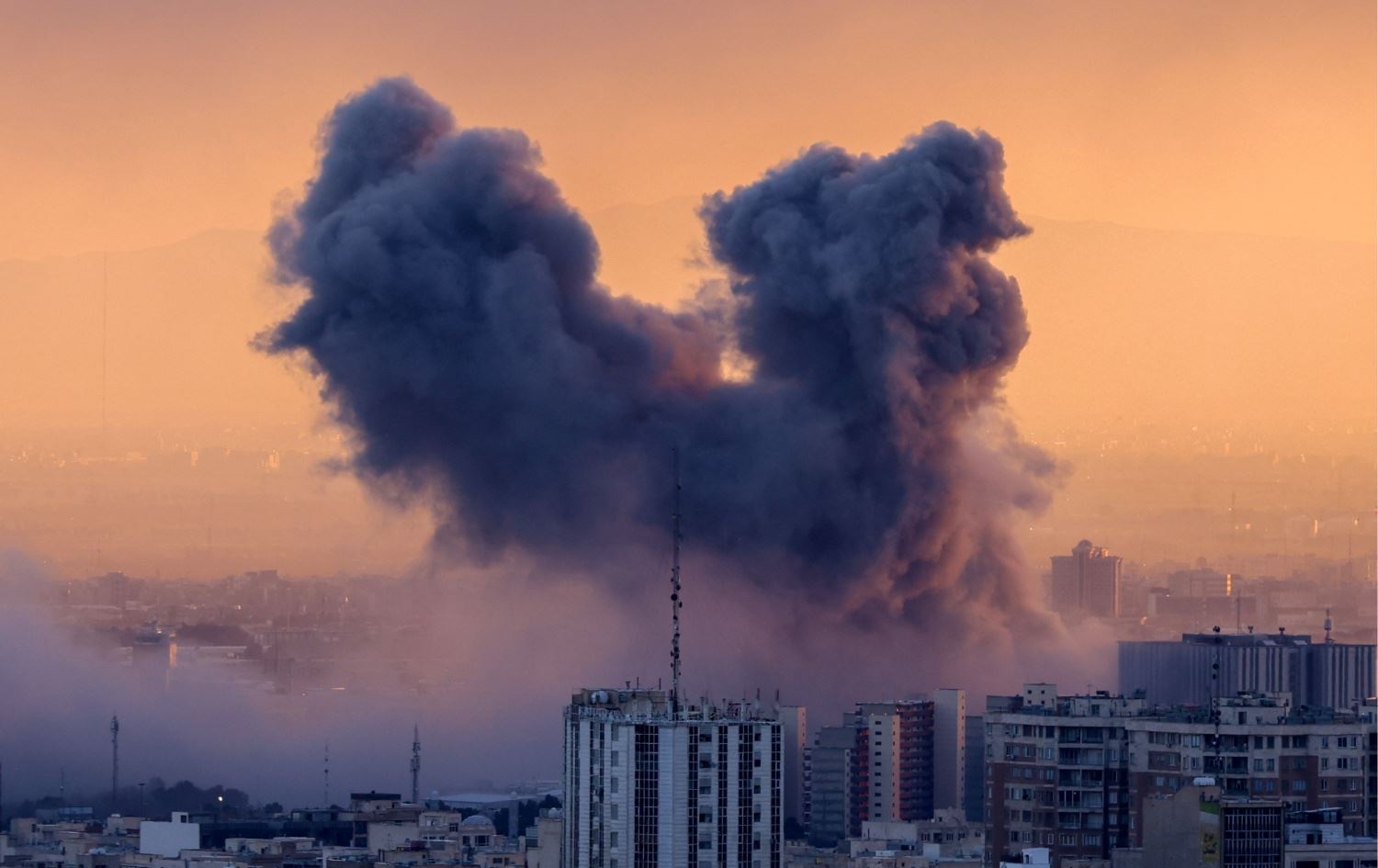 قصف عنيف على طهران-AFP