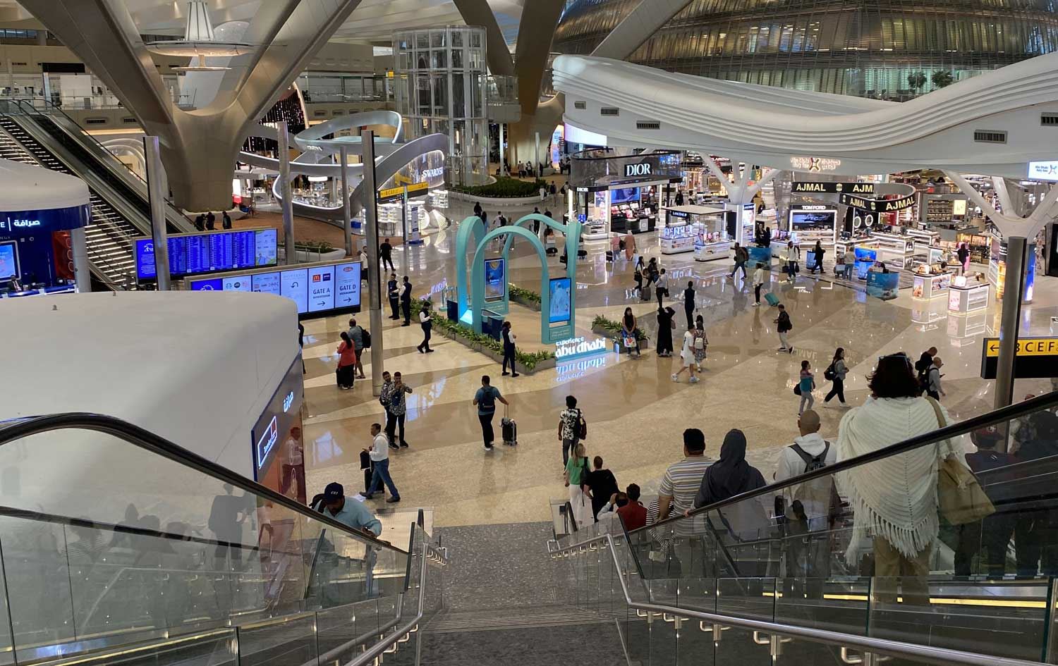 فڕۆکەخانەیەکی ئیمارات