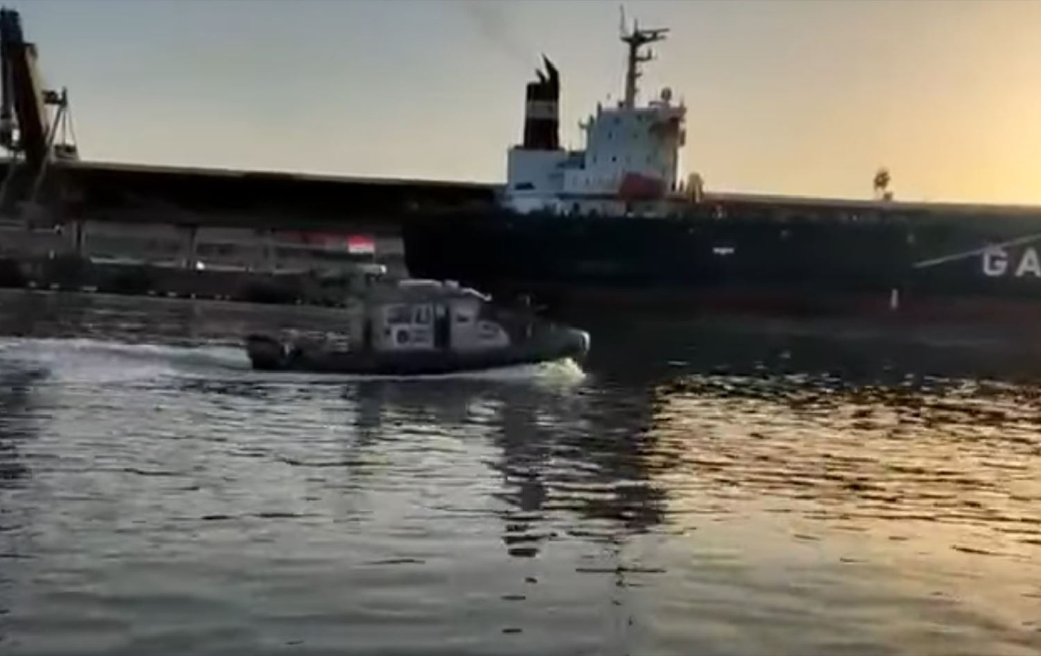 سفينة في خور الزبير