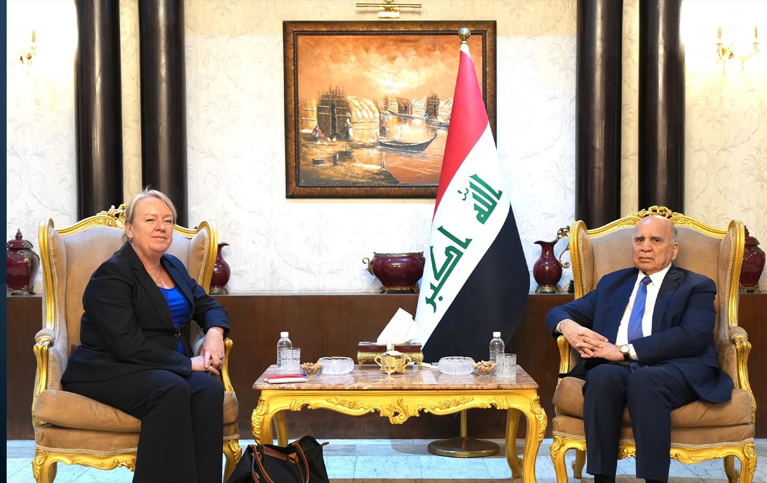 فؤاد حسين والسفيرة الهولندية في بغداد