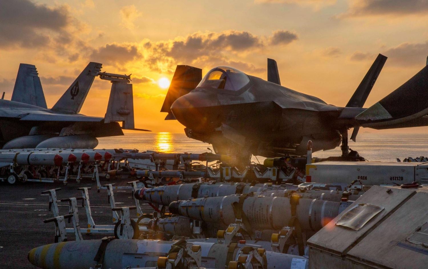 مقاتلة أميركية على متن حاملة الطائرات جيرالد فورد-Centcom