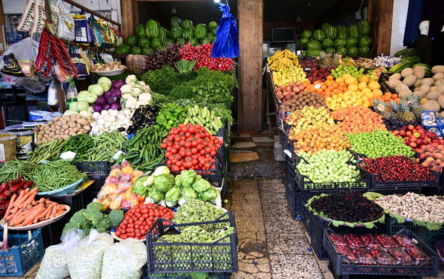 محل لبيع الفواكه والخضروات